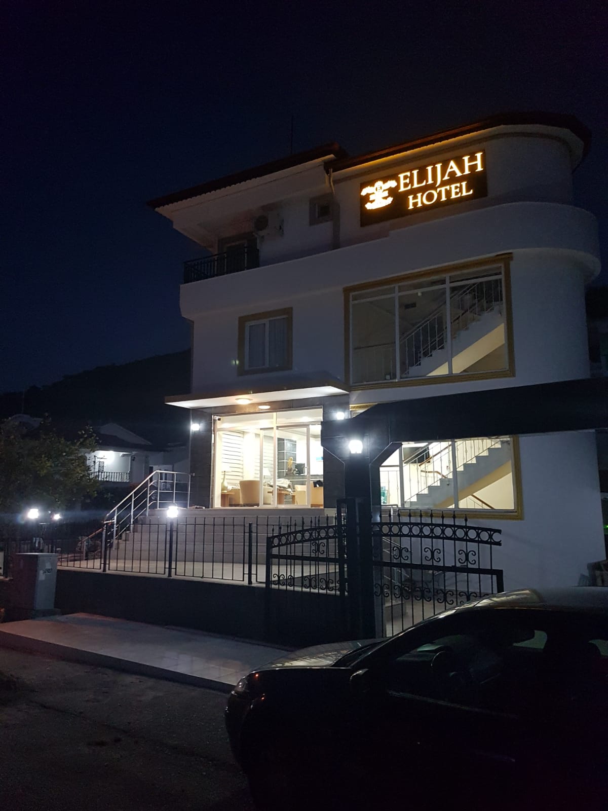 Elijah hotel